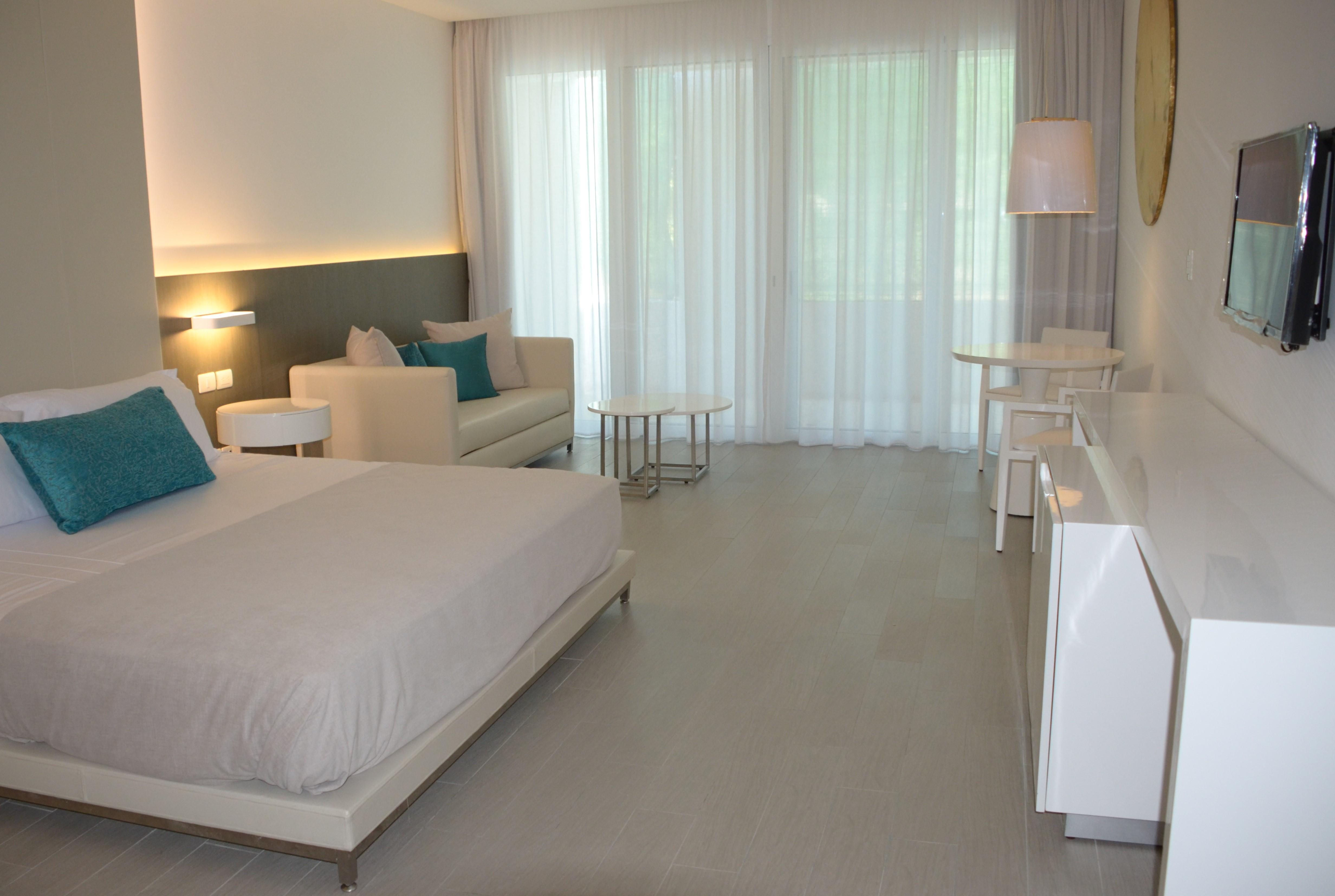 Platinum Yucatan Princess Adults Only プレヤデルカーメン エクステリア 写真 A room at the hotel