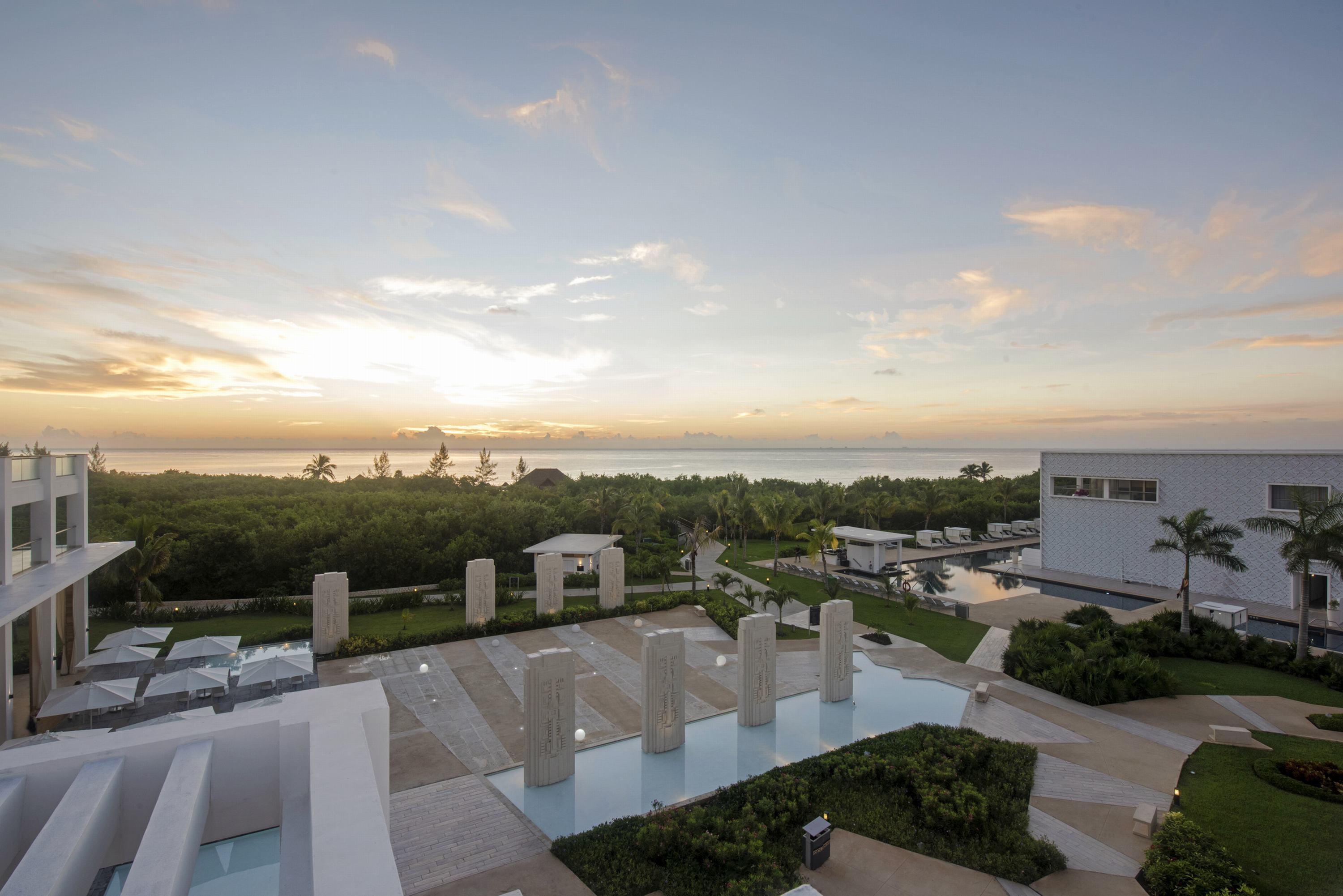 Platinum Yucatan Princess Adults Only プレヤデルカーメン エクステリア 写真 View of the resort