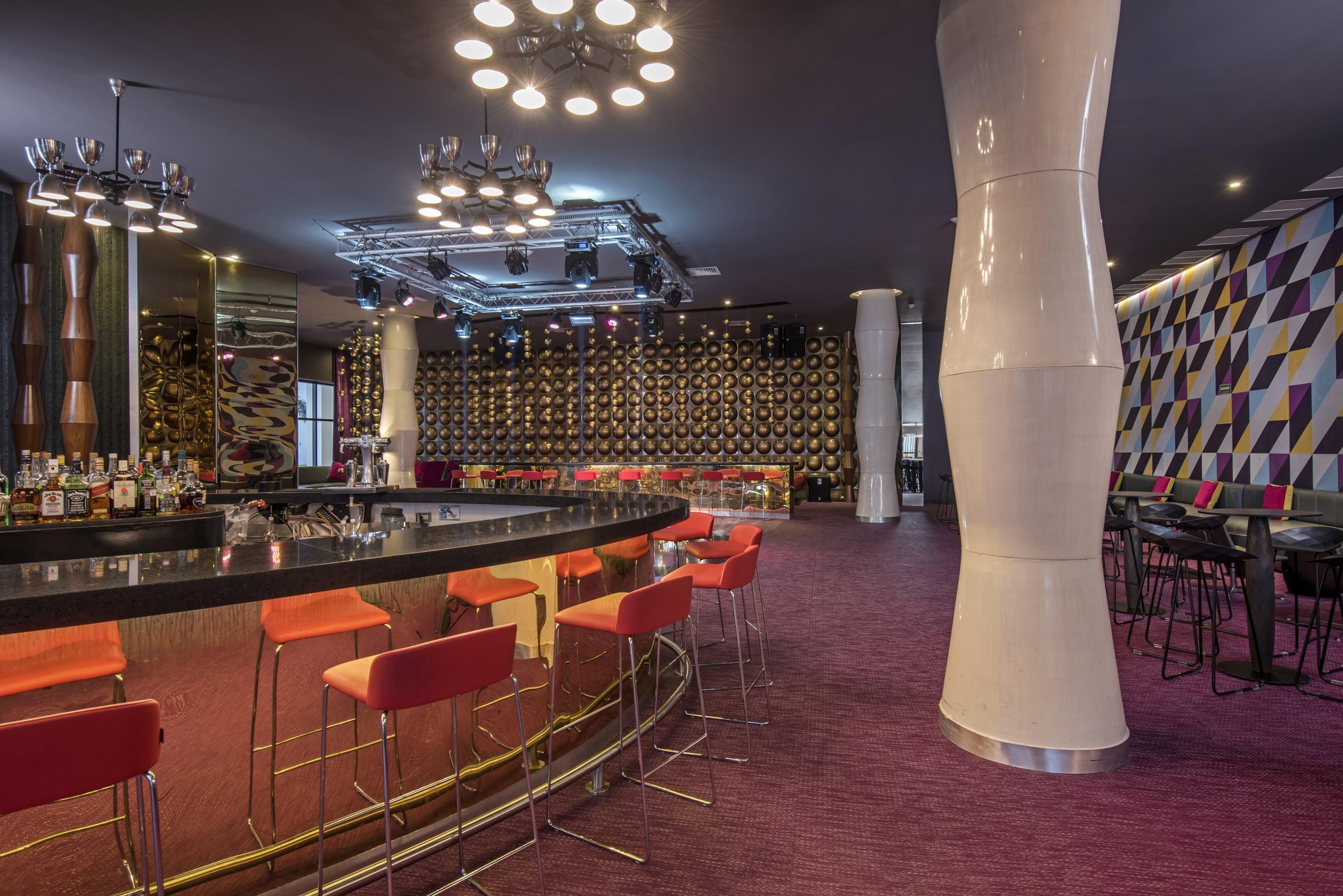 Platinum Yucatan Princess Adults Only プレヤデルカーメン エクステリア 写真 The bar at the 101 bar