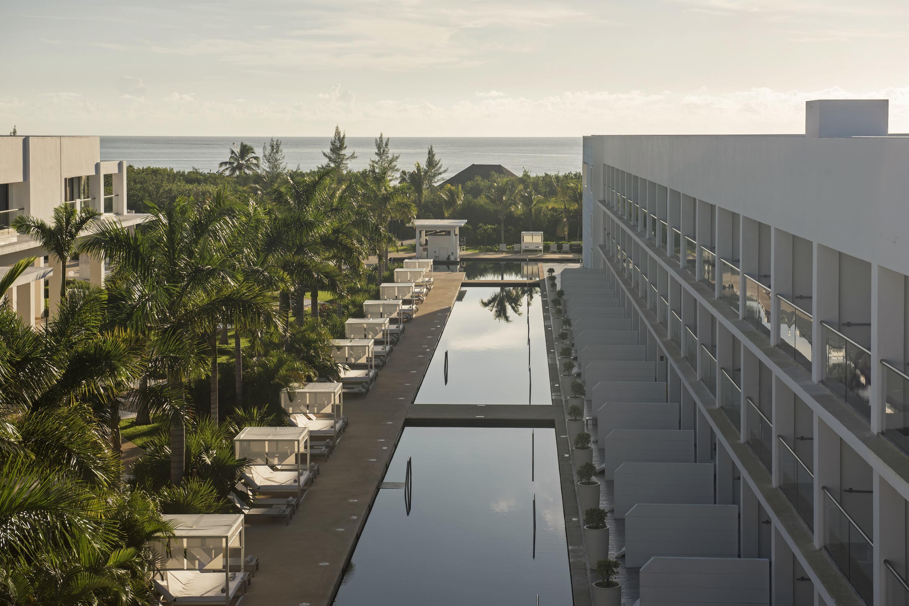 Platinum Yucatan Princess Adults Only プレヤデルカーメン エクステリア 写真 View of the resort