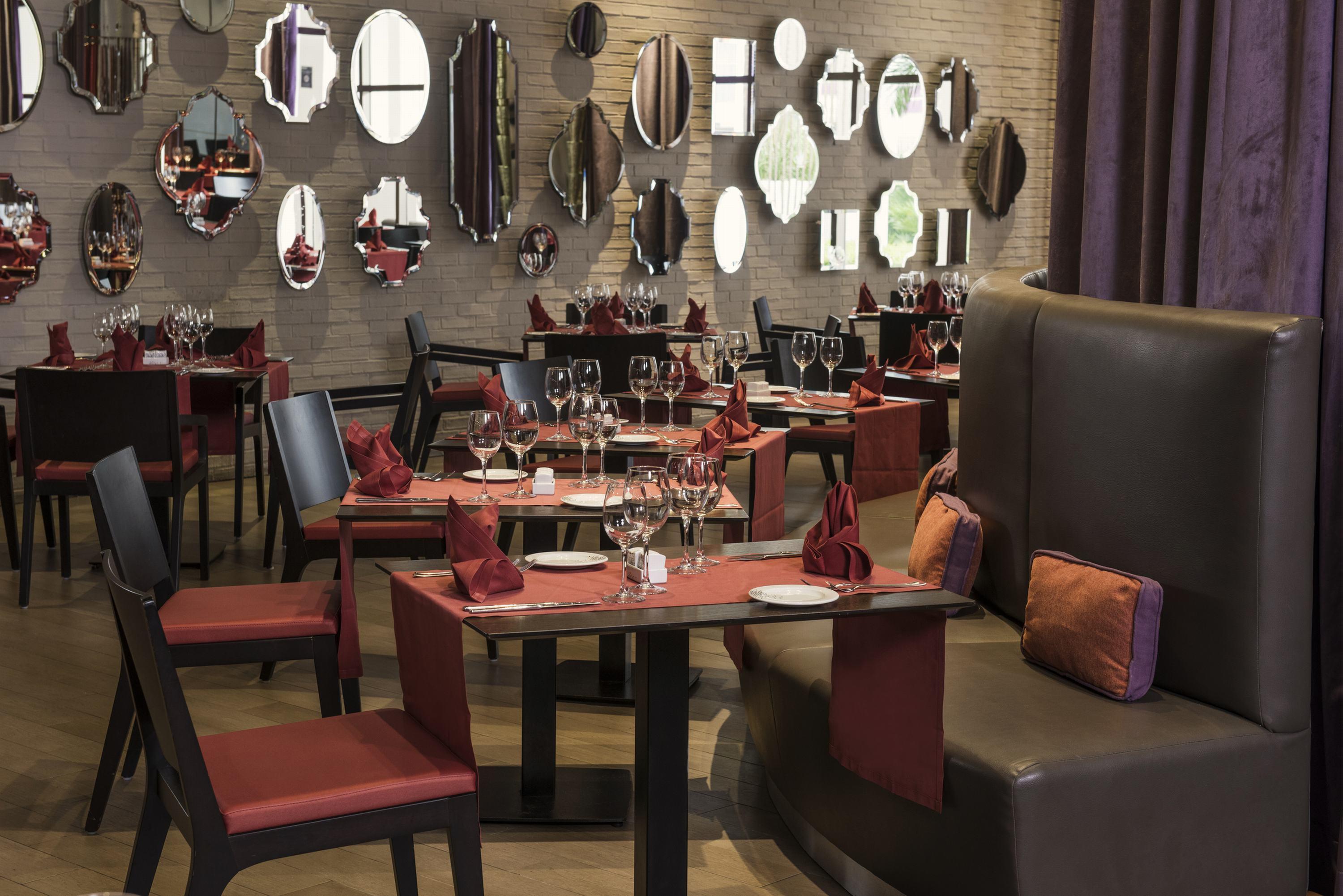 Platinum Yucatan Princess Adults Only プレヤデルカーメン エクステリア 写真 The interior of the restaurant