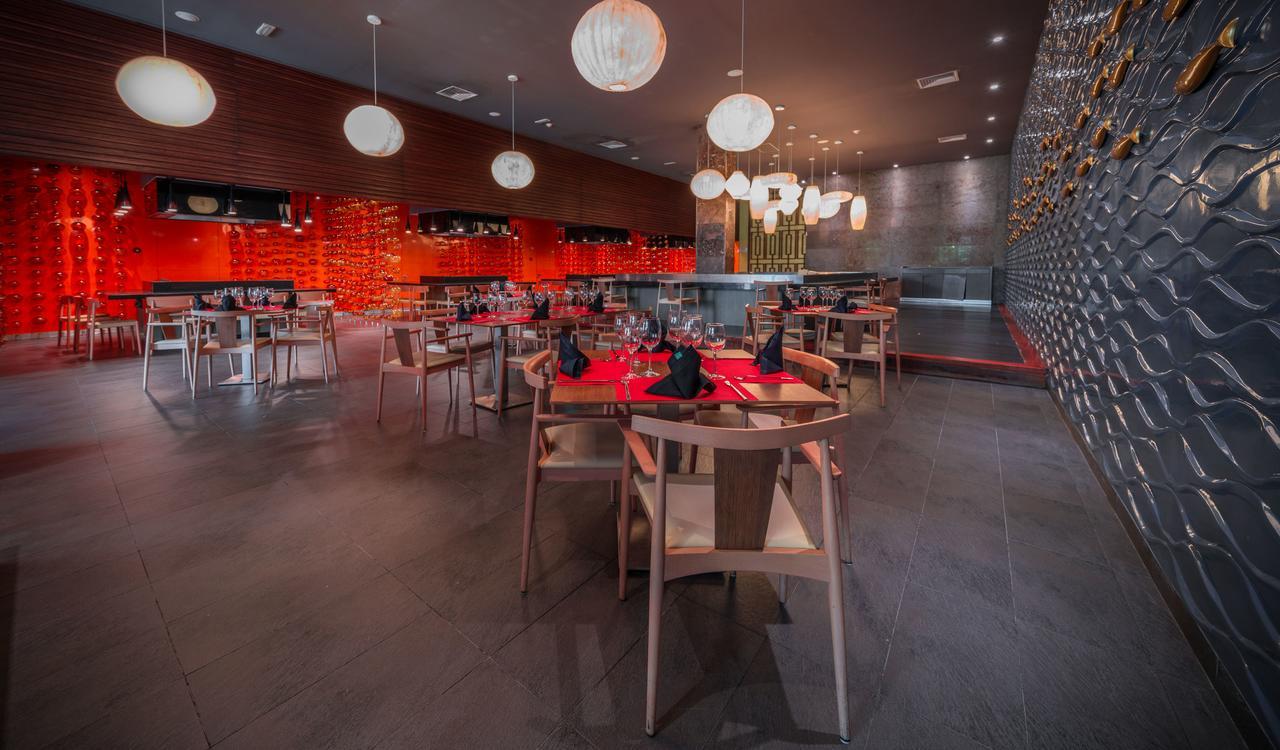 Platinum Yucatan Princess Adults Only プレヤデルカーメン エクステリア 写真 Interior of the restaurant